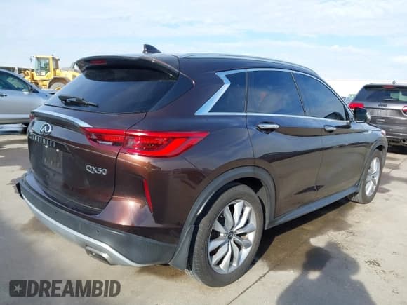 ✅ 2020 Infiniti QX50 Essential • VIN: 3PCAJ5M35LF117582 • Lot: 41430515. Wystawiony na IAAI z przebiegiem 43 578 mil. Bezpłatny archiwum sprzedaży aukcyjnych z USA i szczegółowy raport historii pojazdu na DreamBid. Zdjęcie 4.