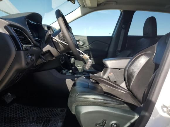 ✅ 2020 Jeep Cherokee Lux • VIN: 1C4PJMLX3LD613366 • Lot: 42347375. Listed on Copart with 82,183 mi. Free auction sales archive from the USA and detailed vehicle history report at DreamBid. Image 7.