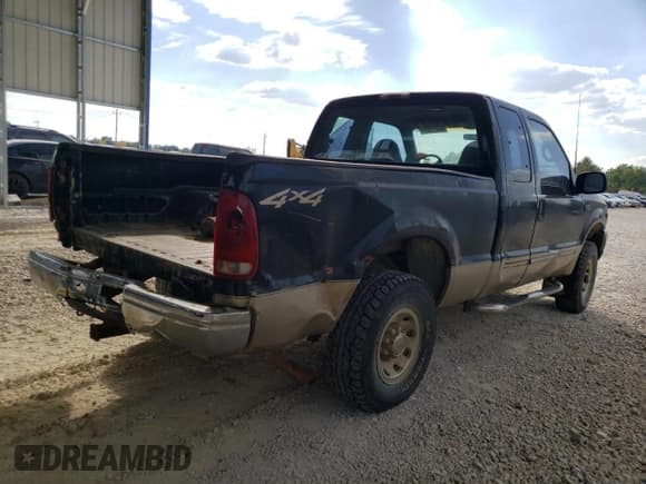 ✅ 2000 Ford F-250 XL • VIN: 1FTNX21S3YEB76939 • Lot: 80211325. Listed on Copart with 246,763 mi. Free auction sales archive from the USA and detailed vehicle history report at DreamBid. Image 3.