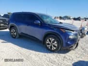 ✅ 2022 Nissan Rogue SV • VIN: 5N1BT3BA0NC677803 • Lot: 86517355. Wystawiony na Copart z przebiegiem 45 875 mil. Bezpłatny archiwum sprzedaży aukcyjnych z USA i szczegółowy raport historii pojazdu na DreamBid. Zdjęcie 4.