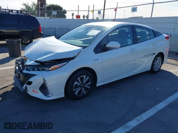 ✅ 2018 Toyota Prius Premium • VIN: JTDKARFP2J3099368 • Lot: 43669156. Wystawiony na IAAI z przebiegiem 98 088 mil. Bezpłatny archiwum sprzedaży aukcyjnych z USA i szczegółowy raport historii pojazdu na DreamBid. Zdjęcie 18.