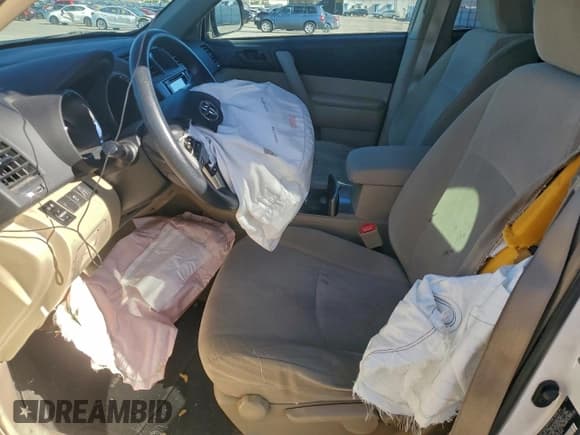 ✅ 2013 Toyota Highlander • VIN: 5TDZK3EH4DS095893 • Лот: 94774745. Опубликован ранее на Copart с пробегом Не указан. Бесплатный доступ к архиву аукционных продаж из США и подробный отчёт об истории автомобиля на DreamBid. Изображение 7.