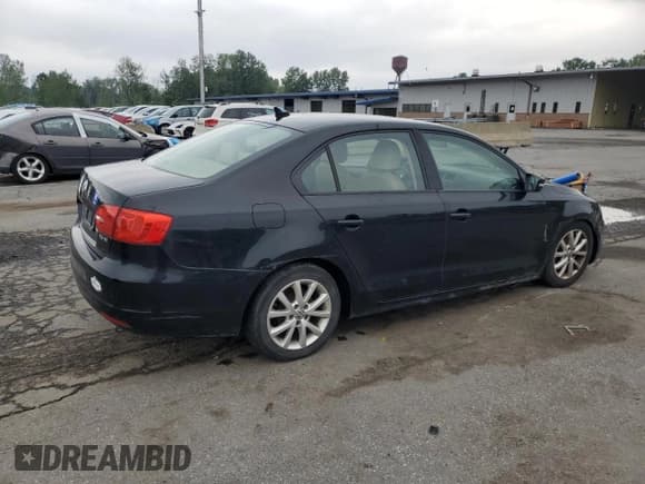 ✅ 2011 Volkswagen Jetta SE • VIN: 3VWDZ7AJ8BM313799 • Lot: 67115455. Wystawiony na Copart z przebiegiem 320 947 mil. Bezpłatny archiwum sprzedaży aukcyjnych z USA i szczegółowy raport historii pojazdu na DreamBid. Zdjęcie 3.