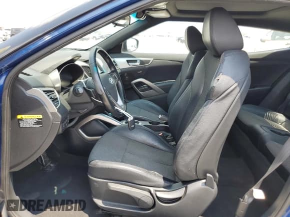 ✅ 2016 Hyundai Veloster • VIN: KMHTC6AD0GU248756 • Lot: 66007124. Wystawiony na Copart z przebiegiem 110 399 mil. Bezpłatny archiwum sprzedaży aukcyjnych z USA i szczegółowy raport historii pojazdu na DreamBid. Zdjęcie 7.