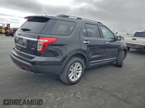 ✅ 2015 Ford Explorer XLT • VIN: 1FM5K8D88FGC28130 • Lot: 94696695. Wystawiony na Copart z przebiegiem 125 587 mil. Bezpłatny archiwum sprzedaży aukcyjnych z USA i szczegółowy raport historii pojazdu na DreamBid. Zdjęcie 3.
