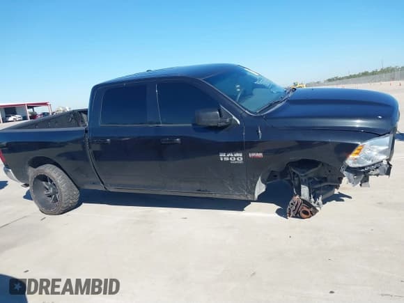 ✅ 2019 Ram 1500 SLT • VIN: 1C6RR6TT0KS572044 • Лот: 40825845. Опубликован ранее на IAAI с пробегом 122 693 миль. Бесплатный доступ к архиву аукционных продаж из США и подробный отчёт об истории автомобиля на DreamBid. Изображение 13.