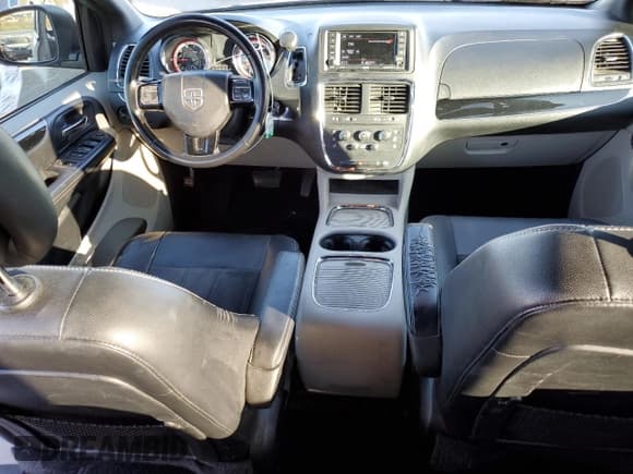 ✅ 2019 Dodge Grand Caravan SXT • VIN: 2C4RDGCG8KR610931 • Лот: 90687195. Опубликован ранее на Copart с пробегом 262 054 миль. Бесплатный доступ к архиву аукционных продаж из США и подробный отчёт об истории автомобиля на DreamBid. Изображение 8.