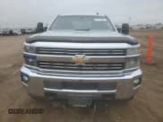 ✅ 2015 Chevrolet Silverado 2500HD LT • VIN: 1GC1KVEG4FF109827 • Lot: 54712205. Wystawiony na Copart z przebiegiem 268 800 mil. Bezpłatny archiwum sprzedaży aukcyjnych z USA i szczegółowy raport historii pojazdu na DreamBid. Zdjęcie 5.