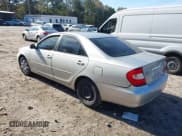 ✅ 2003 Toyota Camry LE • VIN: 4T1BE32KX3U127390 • Lot: 43616124. Wystawiony na IAAI z przebiegiem 223 001 mil. Bezpłatny archiwum sprzedaży aukcyjnych z USA i szczegółowy raport historii pojazdu na DreamBid. Zdjęcie 3.