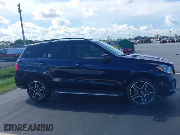 ✅ 2018 Mercedes-Benz GLE 350 • VIN: 4JGDA5JB2JB169790 • Lot: 43219370. Listed on IAAI with 60,781 mi. Free auction sales archive from the USA and detailed vehicle history report at DreamBid. Image 13.
