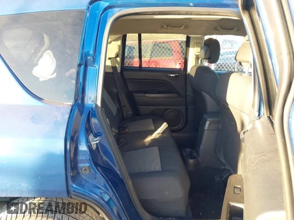 ✅ 2010 Jeep Compass Sport • VIN: 1J4NT4FA1AD516778 • Lot: 43634269. Listed on IAAI with 206,015 mi. Free auction sales archive from the USA and detailed vehicle history report at DreamBid. Image 8.