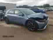 2022 Hyundai Ioniq 5 SEL z VIN KM8KN4AEXNU067714, wystawiony jako Copart lot #40349124 z przebiegiem 34 771 mil mil oraz . Historia ofert i sprzedaży dostępna na DreamBid. Obrazek 4.