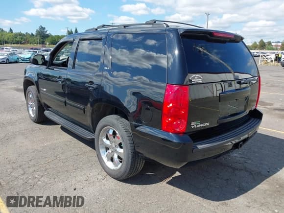 ✅ 2012 GMC Yukon SLT • VIN: 1GKS2CE04CR172517 • Lot: 42685696. Listed on IAAI with 98,925 mi. Free auction sales archive from the USA and detailed vehicle history report at DreamBid. Image 3.