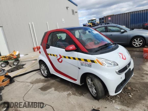 ✅ 2015 Smart fortwo Passion • VIN: WMEEJ9AA6FK834237 • Лот: 90071655. Опубликован ранее на Copart с пробегом Не указан. Бесплатный доступ к архиву аукционных продаж из США и подробный отчёт об истории автомобиля на DreamBid. Изображение 4.