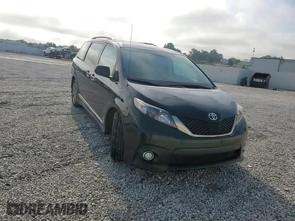 ✅ 2011 Toyota Sienna SE • VIN: 5TDXK3DCXBS103568 • Lot: 67611515. Listed on Copart with 103,600 mi. Free auction sales archive from the USA and detailed vehicle history report at DreamBid. Image 15.