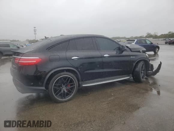 ✅ 2016 Mercedes-Benz GLE 63 S AMG • VIN: 4JGED7FB5GA033281 • Lot: 86123765. Wystawiony na Copart z przebiegiem 83 228 mil. Bezpłatny archiwum sprzedaży aukcyjnych z USA i szczegółowy raport historii pojazdu na DreamBid. Zdjęcie 3.