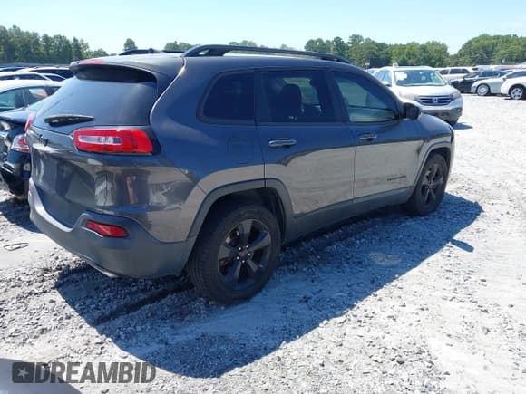 ✅ 2016 Jeep Cherokee Latitude • VIN: 1C4PJLCSXGW100401 • Лот: 43003107. Опубликован ранее на IAAI с пробегом 179 827 миль. Бесплатный доступ к архиву аукционных продаж из США и подробный отчёт об истории автомобиля на DreamBid. Изображение 4.