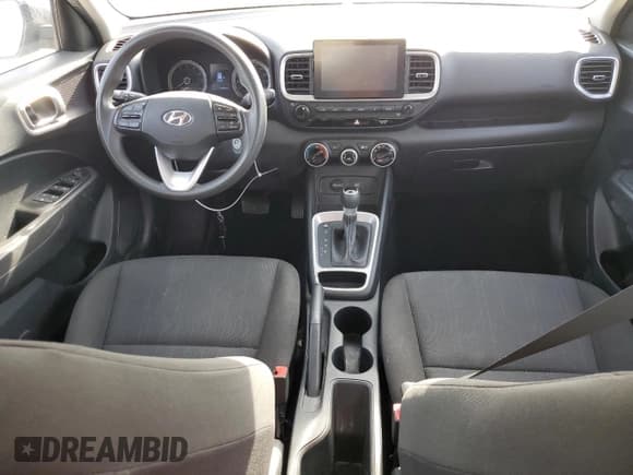 ✅ 2020 Hyundai Venue SE • VIN: KMHRB8A39LU038019 • Lot: 50126315. Wystawiony na Copart z przebiegiem 244 315 mil. Bezpłatny archiwum sprzedaży aukcyjnych z USA i szczegółowy raport historii pojazdu na DreamBid. Zdjęcie 8.