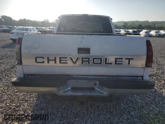 ✅ 1991 Chevrolet Silverado 1500 • VIN: 2GCEC19K8M1125846 • Lot: 60755995. Wystawiony na Copart z przebiegiem 240 965 mil. Bezpłatny archiwum sprzedaży aukcyjnych z USA i szczegółowy raport historii pojazdu na DreamBid. Zdjęcie 6.