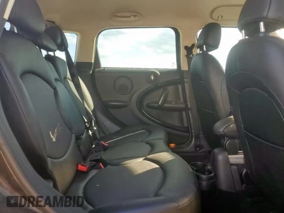 ✅ 2015 MINI Countryman S • VIN: WMWZC3C52FWT03565 • Lot: 84234175. Wystawiony na Copart z przebiegiem 139 341 mil. Bezpłatny archiwum sprzedaży aukcyjnych z USA i szczegółowy raport historii pojazdu na DreamBid. Zdjęcie 10.