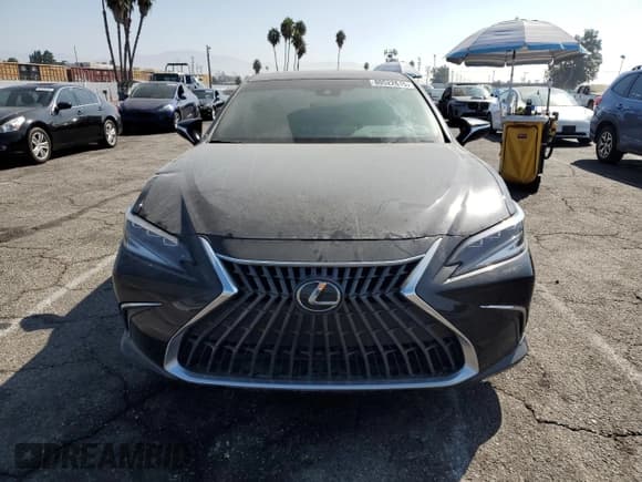 ✅ 2024 Lexus ES 300h • VIN: 58ADA1C17RU041079 • Лот: 80522615. Опубликован ранее на Copart с пробегом 35 560 миль. Бесплатный доступ к архиву аукционных продаж из США и подробный отчёт об истории автомобиля на DreamBid. Изображение 5.