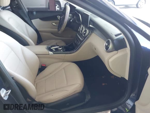 ✅ 2016 Mercedes-Benz C 300 • VIN: 55SWF4JB7GU148494 • Lot: 42554710. Wystawiony na IAAI z przebiegiem 136 882 mil. Bezpłatny archiwum sprzedaży aukcyjnych z USA i szczegółowy raport historii pojazdu na DreamBid. Zdjęcie 5.