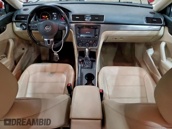 ✅ 2015 Volkswagen Passat S • VIN: 1VWAT7A39FC086541 • Lot: 96803935. Wystawiony na Copart z przebiegiem 146 758 mil. Bezpłatny archiwum sprzedaży aukcyjnych z USA i szczegółowy raport historii pojazdu na DreamBid. Zdjęcie 8.