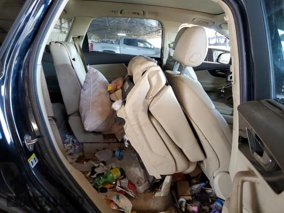 ✅ 2018 Audi Q7 Premium Plus • VIN: WA1LAAF71JD012683 • Lot: 90104755. Wystawiony na Copart z przebiegiem 116 631 mil. Bezpłatny archiwum sprzedaży aukcyjnych z USA i szczegółowy raport historii pojazdu na DreamBid. Zdjęcie 10.