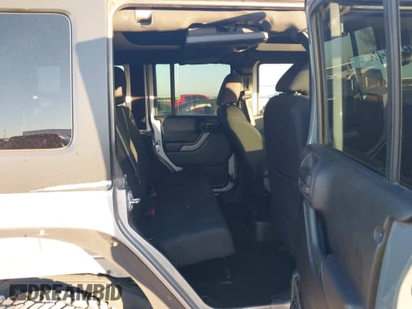 ✅ 2018 Jeep Wrangler Unlimited Sport S • VIN: 1C4BJWDG9JL883063 • Lot: 43544475. Listed on IAAI with 145,849 mi. Free auction sales archive from the USA and detailed vehicle history report at DreamBid. Image 8.
