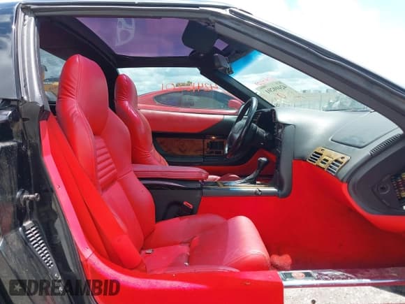 ✅ 1995 Chevrolet Corvette • VIN: 1G1YY22P7S5114626 • Lot: 42410201. Wystawiony na IAAI z przebiegiem 94 175 mil. Bezpłatny archiwum sprzedaży aukcyjnych z USA i szczegółowy raport historii pojazdu na DreamBid. Zdjęcie 5.