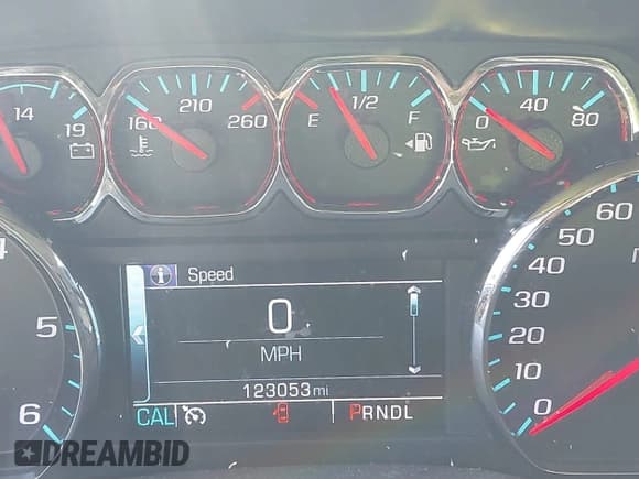 ✅ 2018 Chevrolet Silverado 1500 LT • VIN: 1GCRCREH3JZ165233 • Лот: 43502544. Опубликован ранее на IAAI с пробегом 123 053 миль. Бесплатный доступ к архиву аукционных продаж из США и подробный отчёт об истории автомобиля на DreamBid. Изображение 15.