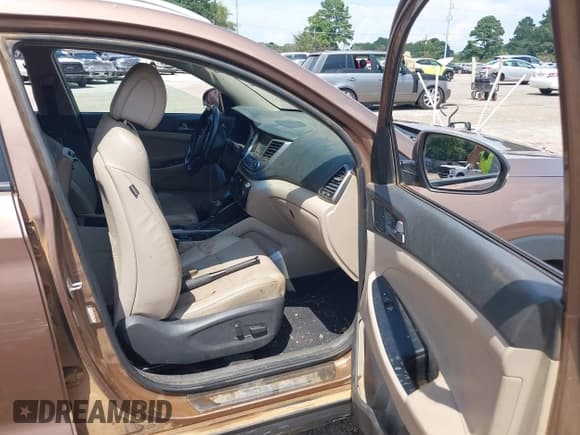 ✅ 2016 Hyundai Tucson Limited • VIN: KM8J33A21GU106243 • Лот: 43121239. Опубликован ранее на IAAI с пробегом 136 487 миль. Бесплатный доступ к архиву аукционных продаж из США и подробный отчёт об истории автомобиля на DreamBid. Изображение 5.