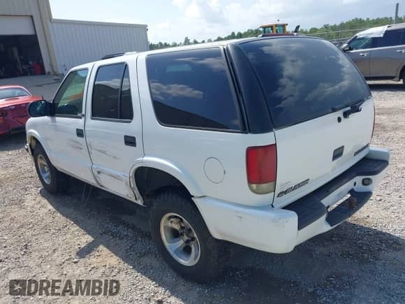 2000 Chevrolet Blazer LS с VIN 1GNCS13W2Y2206599, выставлен на аукционе IAAI как лот 42728429 с пробегом 153 219 миль миль и . История ставок и продаж доступна на DreamBid. Изображение 3.