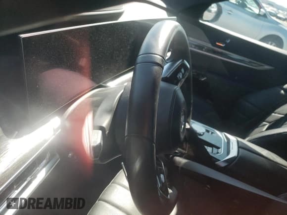 ✅ 2023 BMW 7 Series 760i xDrive • VIN: WBA33EJ09PCM11421 • Лот: 49847205. Опубликован ранее на Copart с пробегом Не указан. Бесплатный доступ к архиву аукционных продаж из США и подробный отчёт об истории автомобиля на DreamBid. Изображение 9.