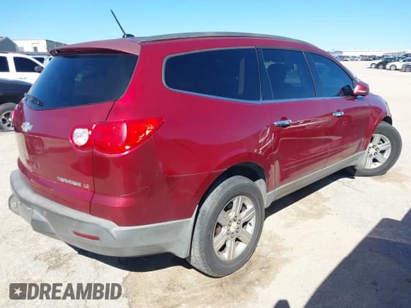 ✅ 2010 Chevrolet Traverse 1LT • VIN: 1GNLRFED3AS143488 • Lot: 43586386. Wystawiony na IAAI z przebiegiem 155 557 mil. Bezpłatny archiwum sprzedaży aukcyjnych z USA i szczegółowy raport historii pojazdu na DreamBid. Zdjęcie 4.
