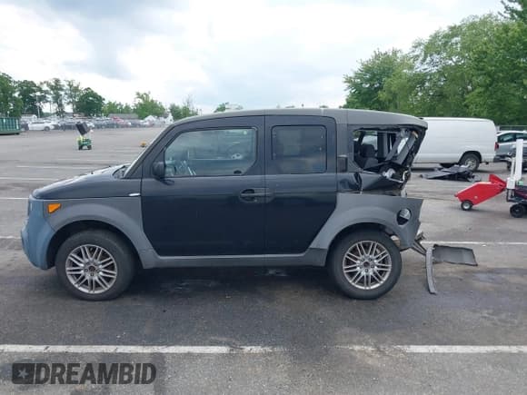 ✅ 2003 Honda Element EX • VIN: 5J6YH28543L017257 • Lot: 42391189. Listed on IAAI with 142,104 mi. Free auction sales archive from the USA and detailed vehicle history report at DreamBid. Image 14.