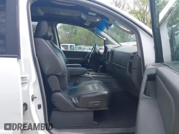 ✅ 2005 Nissan Titan LE • VIN: 1N6AA07BX5N525048 • Lot: 41984150. Listed on IAAI with 242,321 mi. Free auction sales archive from the USA and detailed vehicle history report at DreamBid. Image 5.