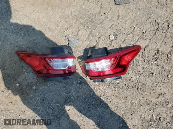 ✅ 2021 Chevrolet Traverse LT Cloth • VIN: 1GNEVGKW5MJ119901 • Лот: 68476525. Опубликован ранее на Copart с пробегом 90 782 миль. Бесплатный доступ к архиву аукционных продаж из США и подробный отчёт об истории автомобиля на DreamBid. Изображение 13.