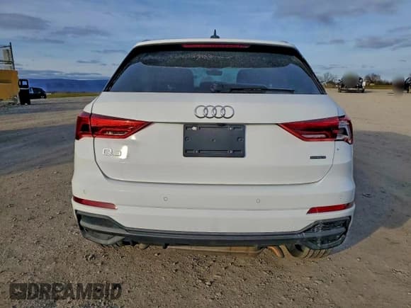 ✅ 2025 Audi Q3 S line Premium • VIN: WA1DECF3XS1021743 • Lot: 94355815. Wystawiony na Copart z przebiegiem 24 879 mil. Bezpłatny archiwum sprzedaży aukcyjnych z USA i szczegółowy raport historii pojazdu na DreamBid. Zdjęcie 6.