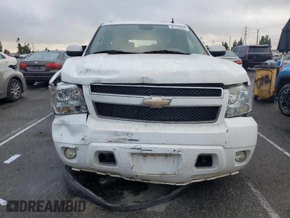 ✅ 2008 Chevrolet Suburban Commercial • VIN: 1GNFC16098R274049 • Lot: 80129264. Wystawiony na Copart z przebiegiem 237 623 mil. Bezpłatny archiwum sprzedaży aukcyjnych z USA i szczegółowy raport historii pojazdu na DreamBid. Zdjęcie 5.