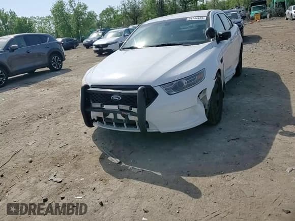 ✅ 2013 Ford Police Interceptor • VIN: 1FAHP2M86DG206548 • Лот: 54744425. Опубликован ранее на Copart с пробегом 97 762 миль. Бесплатный доступ к архиву аукционных продаж из США и подробный отчёт об истории автомобиля на DreamBid. Изображение 13.