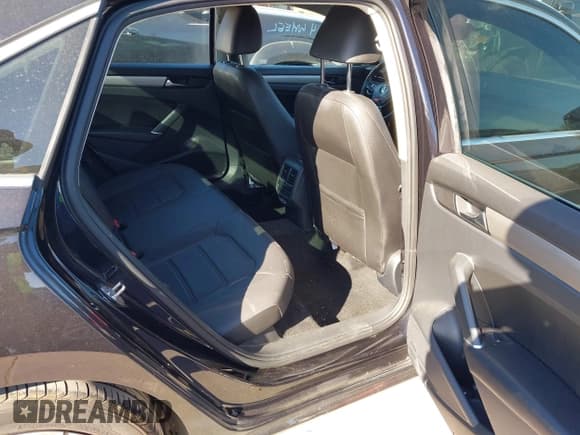 ✅ 2021 Volkswagen Passat SE • VIN: 1VWSA7A39MC004010 • Lot: 43377922. Listed on IAAI with 89,202 mi. Free auction sales archive from the USA and detailed vehicle history report at DreamBid. Image 8.