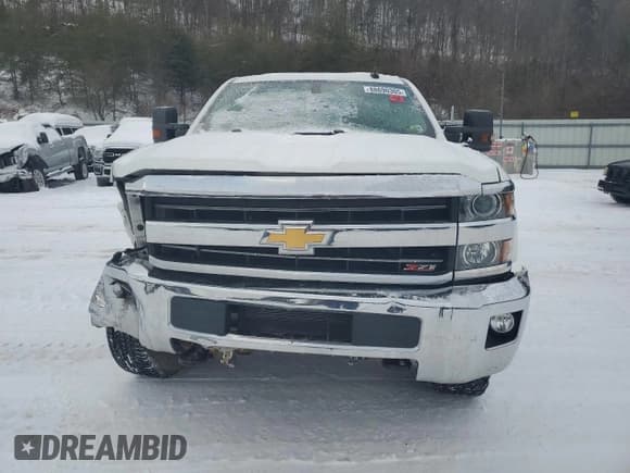 ✅ 2018 Chevrolet Silverado 2500HD LT • VIN: 1GC1KVEG1JF204581 • Lot: 88690305. Wystawiony na Copart z przebiegiem 131 127 mil. Bezpłatny archiwum sprzedaży aukcyjnych z USA i szczegółowy raport historii pojazdu na DreamBid. Zdjęcie 5.