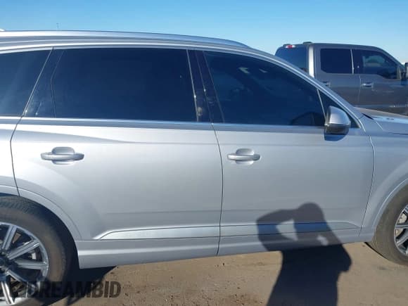 ✅ 2019 Audi Q7 Prestige • VIN: WA1VAAF7XKD012210 • Lot: 43487089. Listed on IAAI with 84,887 mi. Free auction sales archive from the USA and detailed vehicle history report at DreamBid. Image 13.