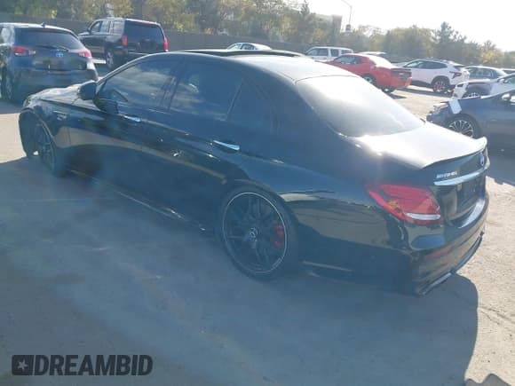 ✅ 2020 Mercedes-Benz E 63 S AMG • VIN: WDDZF8KB0LA750201 • Лот: 41266357. Опубликован ранее на IAAI с пробегом 55 876 миль. Бесплатный доступ к архиву аукционных продаж из США и подробный отчёт об истории автомобиля на DreamBid. Изображение 3.