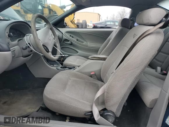 ✅ 1999 Ford Mustang • VIN: 1FAFP4047XF148045 • Lot: 45084275. Wystawiony na Copart z przebiegiem Nie podano. Bezpłatny archiwum sprzedaży aukcyjnych z USA i szczegółowy raport historii pojazdu na DreamBid. Zdjęcie 7.