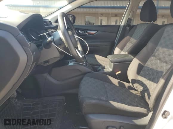 ✅ 2017 Nissan Rogue SV • VIN: JN1BJ1CR9HW134569 • Lot: 68833335. Listed on Copart with 77,092 mi. Free auction sales archive from the USA and detailed vehicle history report at DreamBid. Image 7.