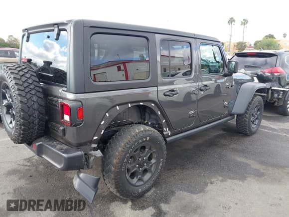 ✅ 2023 Jeep Wrangler • VIN: 1C4JJXN63PW690034 • Lot: 43345289. Wystawiony na IAAI z przebiegiem 19 186 mil. Bezpłatny archiwum sprzedaży aukcyjnych z USA i szczegółowy raport historii pojazdu na DreamBid. Zdjęcie 4.