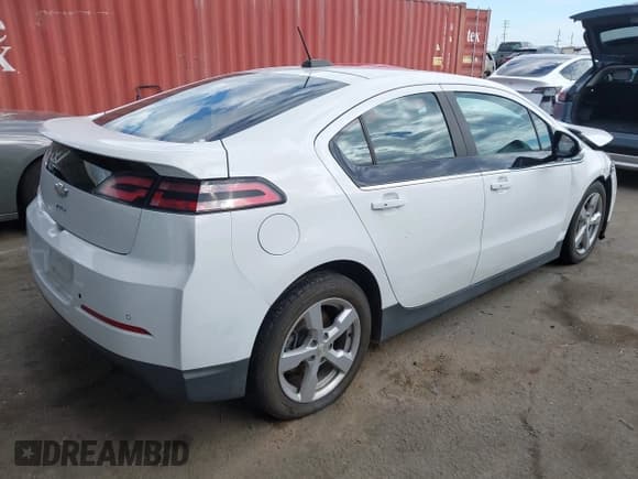 ✅ 2015 Chevrolet Volt • VIN: 1G1RC6E47FU141624 • Lot: 43303865. Wystawiony na IAAI z przebiegiem 38 622 mil. Bezpłatny archiwum sprzedaży aukcyjnych z USA i szczegółowy raport historii pojazdu na DreamBid. Zdjęcie 4.