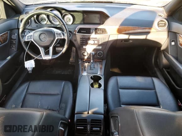 ✅ 2012 Mercedes-Benz C 300 Sport • VIN: WDDGF8BB2CR196068 • Lot: 92934885. Listed on Copart with 111,041 mi. Free auction sales archive from the USA and detailed vehicle history report at DreamBid. Image 8.